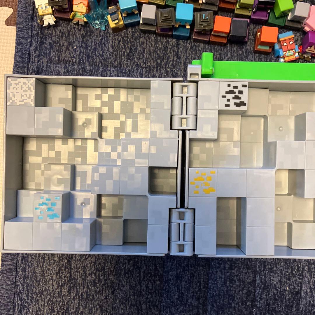 マインクラフト　フィギュア　大量　ケース