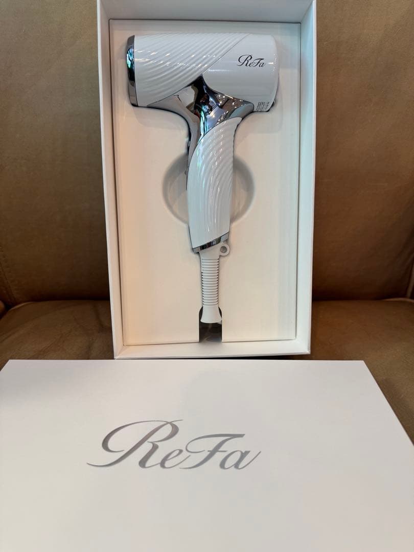 新品未使用2025年10月8日発売ReFa ビューテックドライヤーSE ホワイト