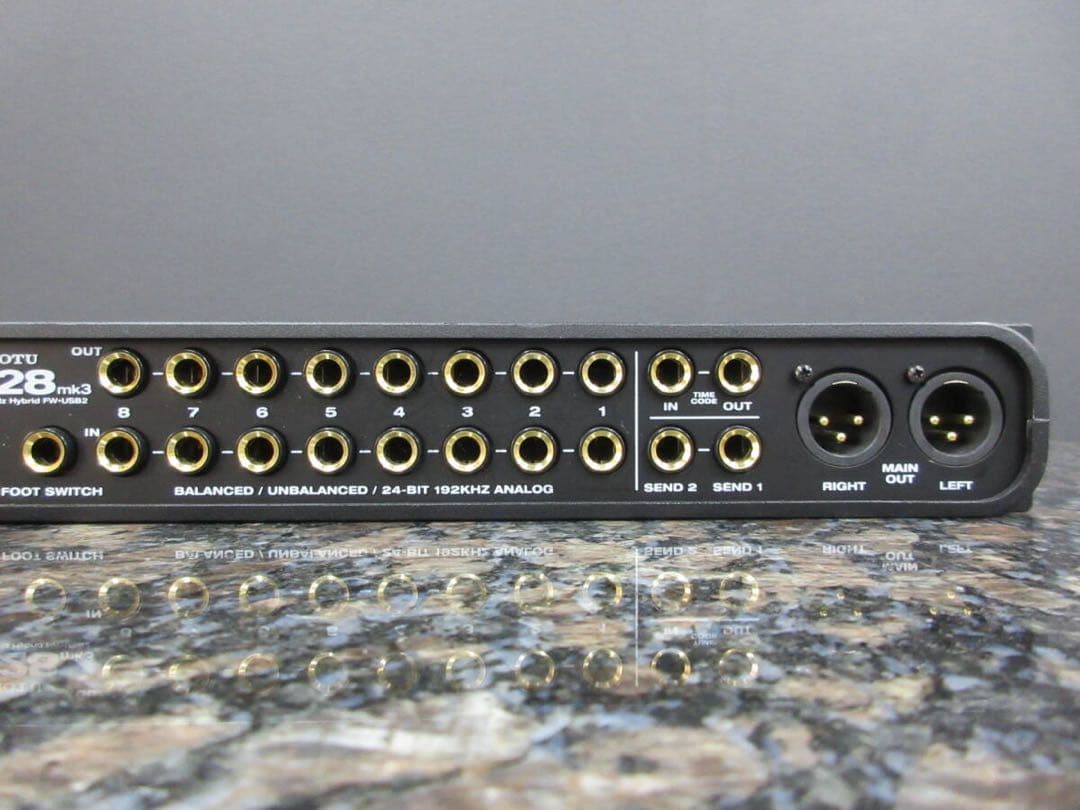MOTU 828mk3 Hybrid オーディオインターフェイス