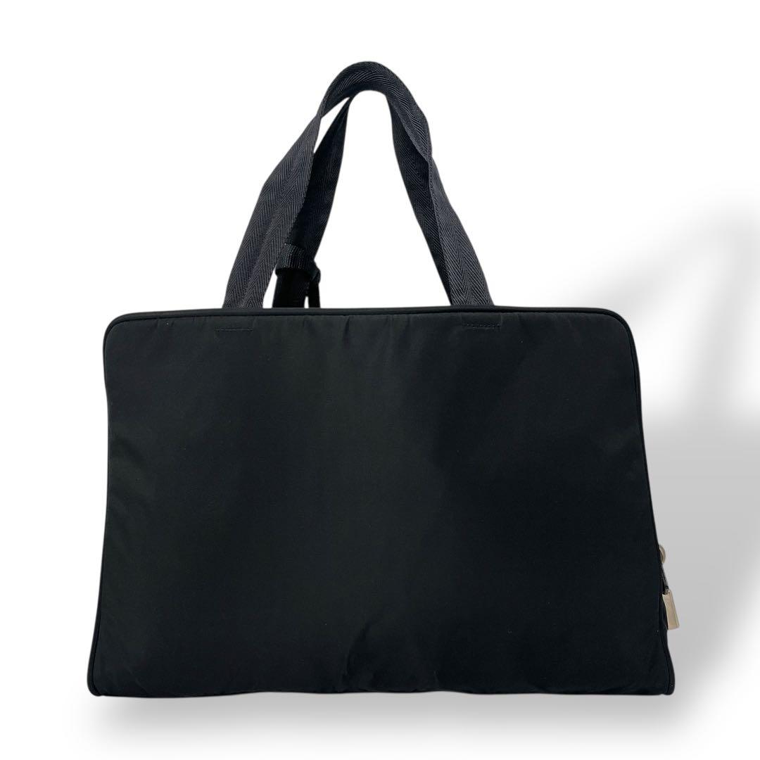 プラダ　三角ロゴ　ビジネスバッグ　ハンドバッグ　A4収納可　テスートナイロン　黒