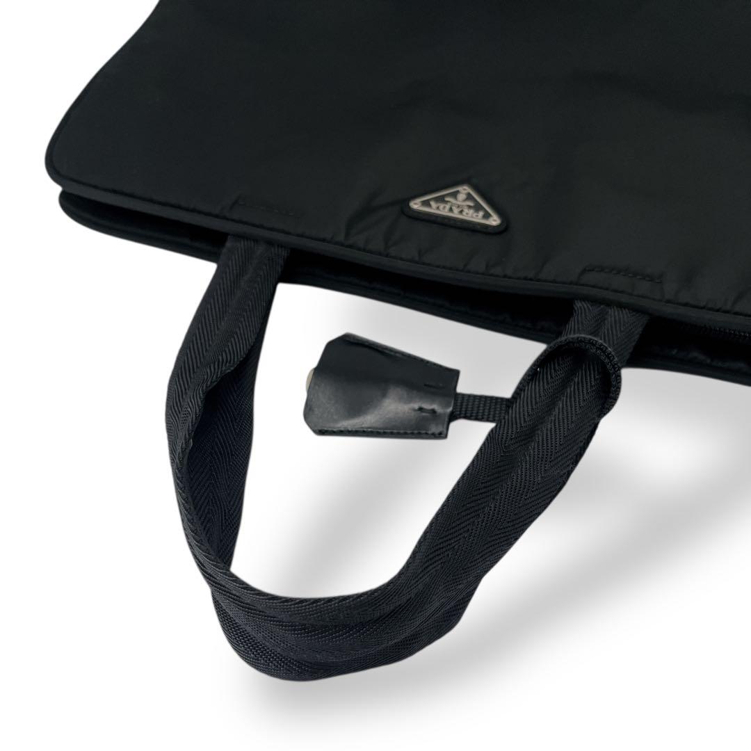 プラダ　三角ロゴ　ビジネスバッグ　ハンドバッグ　A4収納可　テスートナイロン　黒