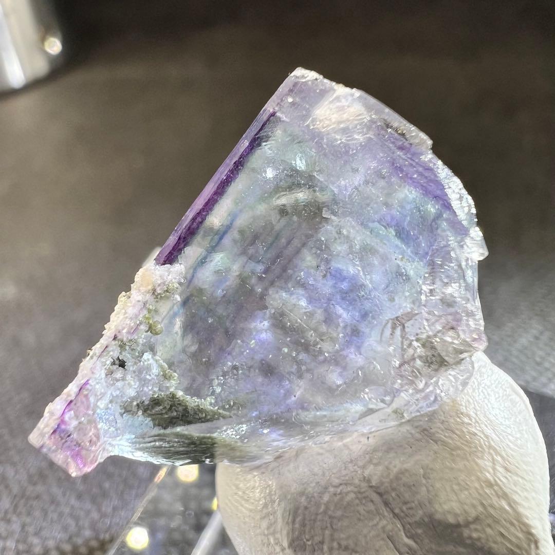 ヤオガンシャン産　パープル、ブルーゾーニングクォーツ共生クリアフローライト