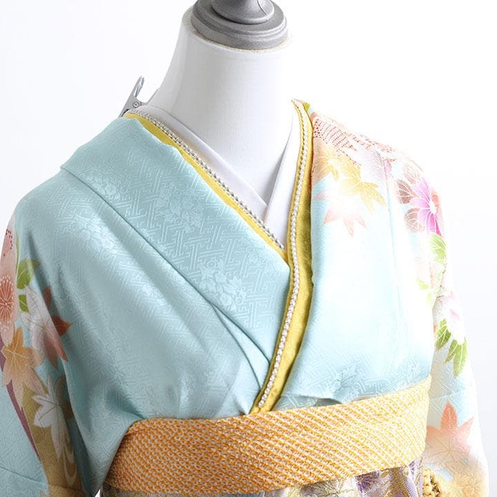 ◆正絹振袖６点セット◆水色ベースに古典柄振袖　 HKZ3120