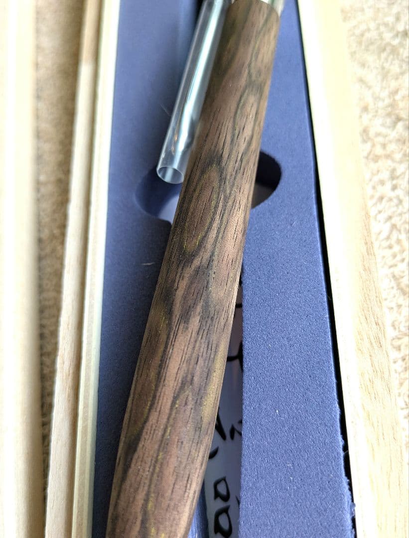 金杢犀　黒柿　孔雀杢　特上　ボールペン