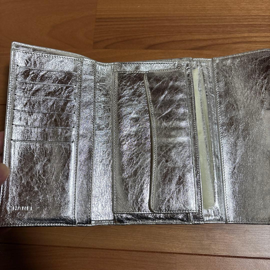 CHANEL シルバー 三つ折り財布