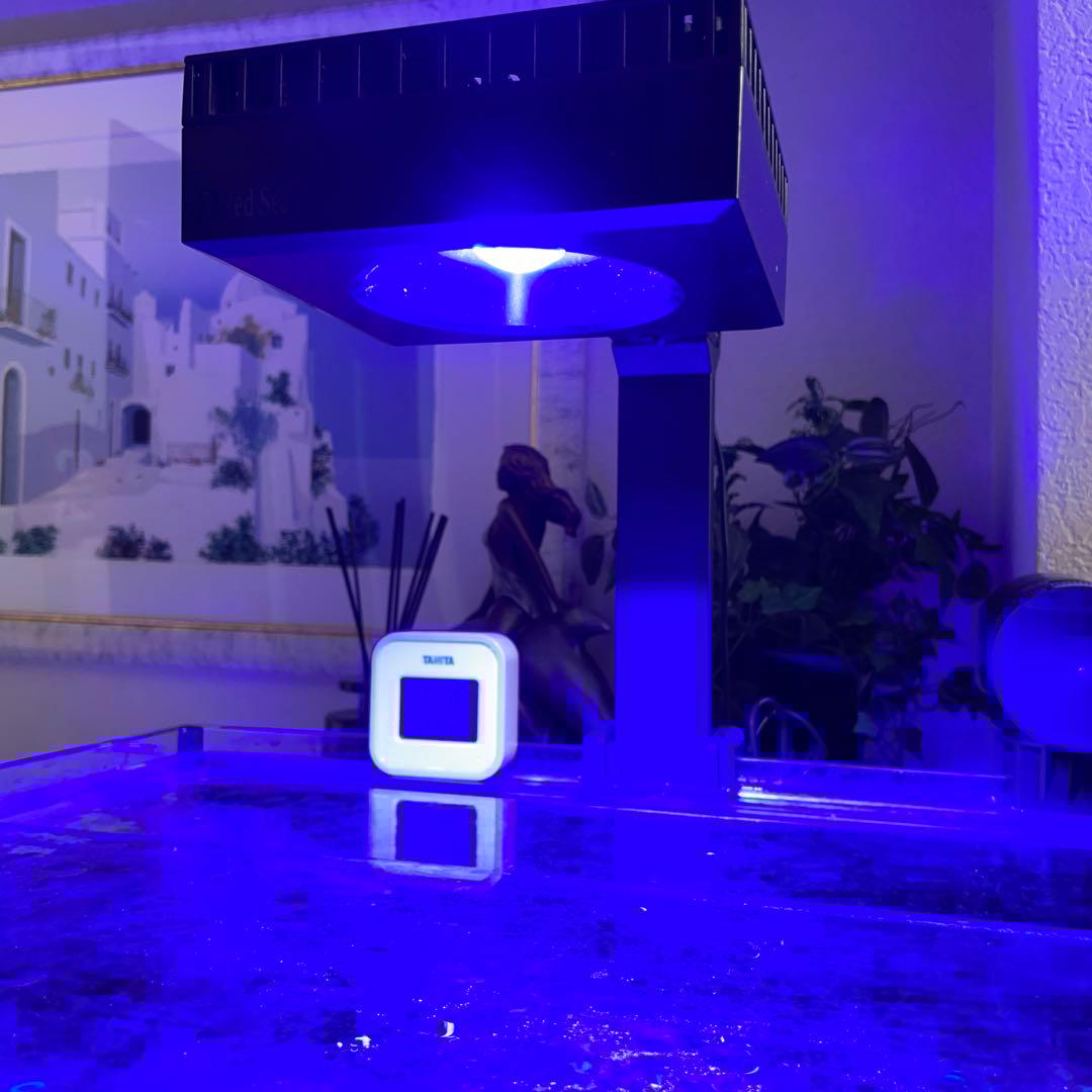 るい　RED SEA ReefLED 90 照明器具