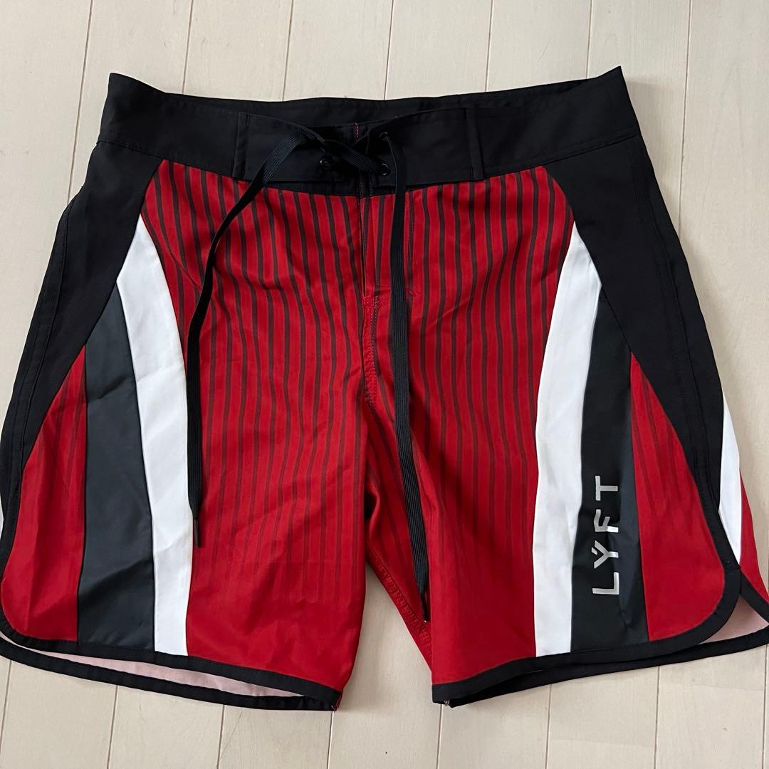 LYFT ステージショーツ　Mサイズ　サーフパンツ　タグ無し