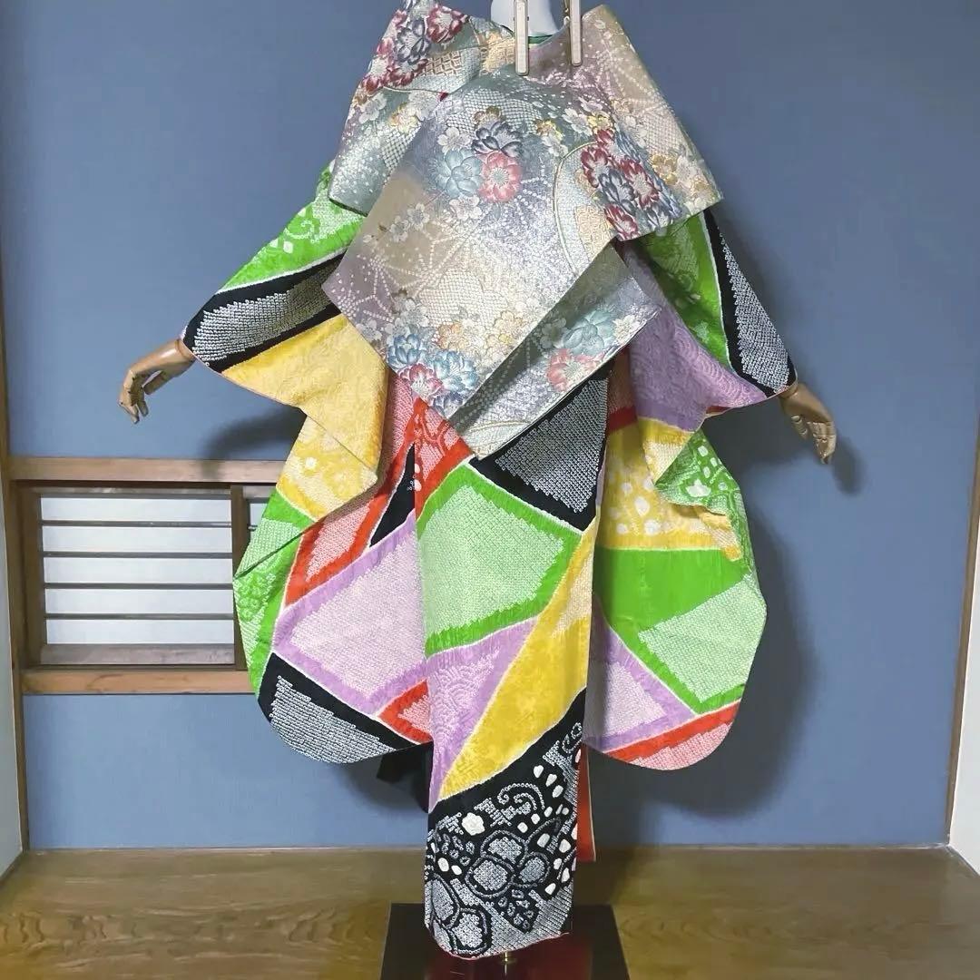 振袖フルセット　染分け総絞り　プラスサイズ　大胆な配色に黒でスタイル美人　成人式