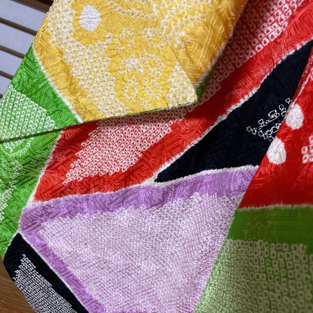 振袖フルセット　染分け総絞り　プラスサイズ　大胆な配色に黒でスタイル美人　成人式