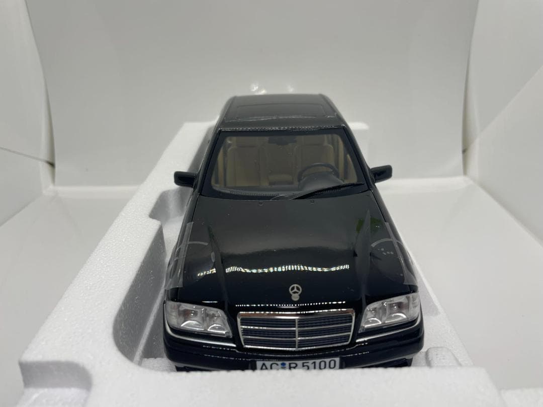 304-043 ノレブ 1/18 メルセデスベンツ C36 AMG 1993