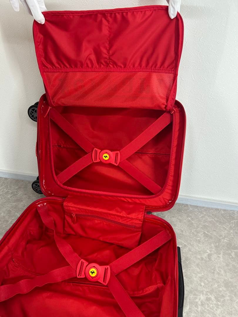 送料込み⭐︎Ferrari 【赤 キャリーケース 4輪】希少