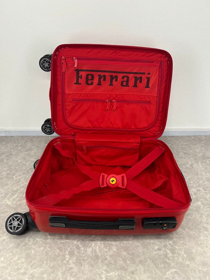 送料込み⭐︎Ferrari 【赤 キャリーケース 4輪】希少