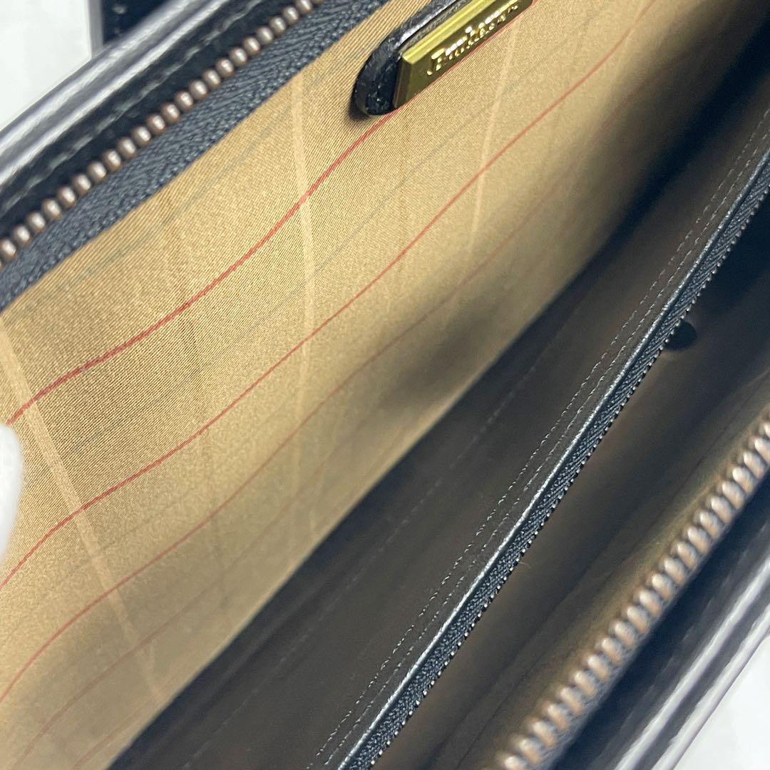 極美品　バーバリー　ホースロゴ　チェック　レザー　ビジネスバッグ　A4収納　鍵