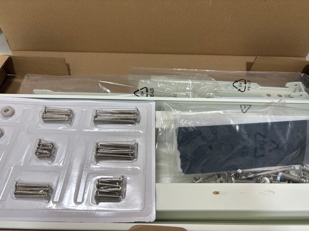 WALL V3 COMPACT ロータイプ　テレビスタンド　専用棚板あり