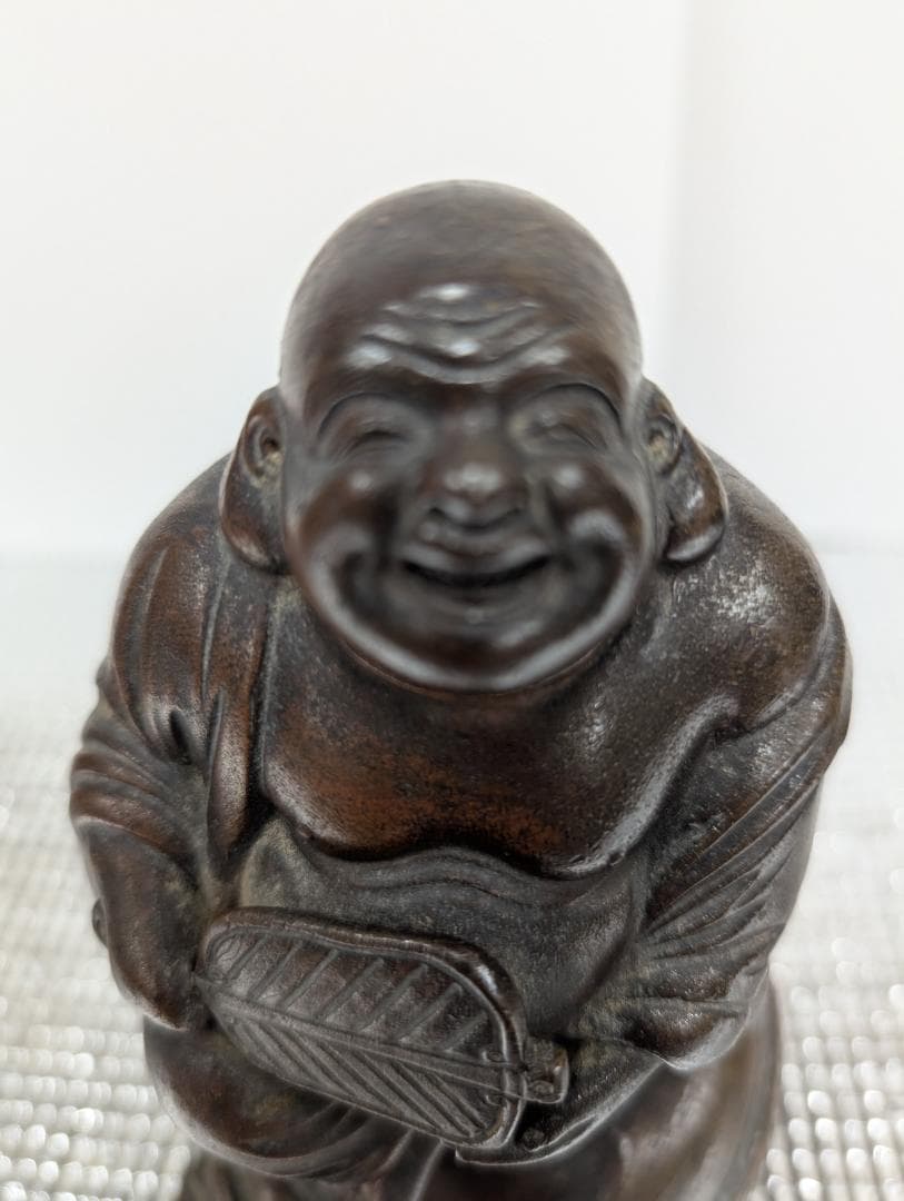 備前焼き、布袋像？