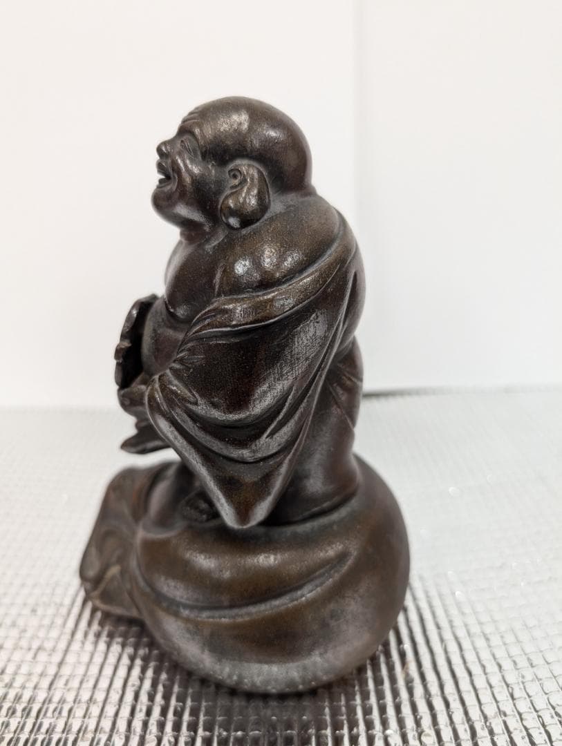 備前焼き、布袋像？