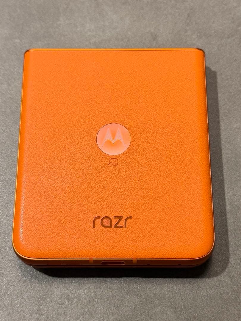 Motorola Razr 50 オッレンジ 512GB