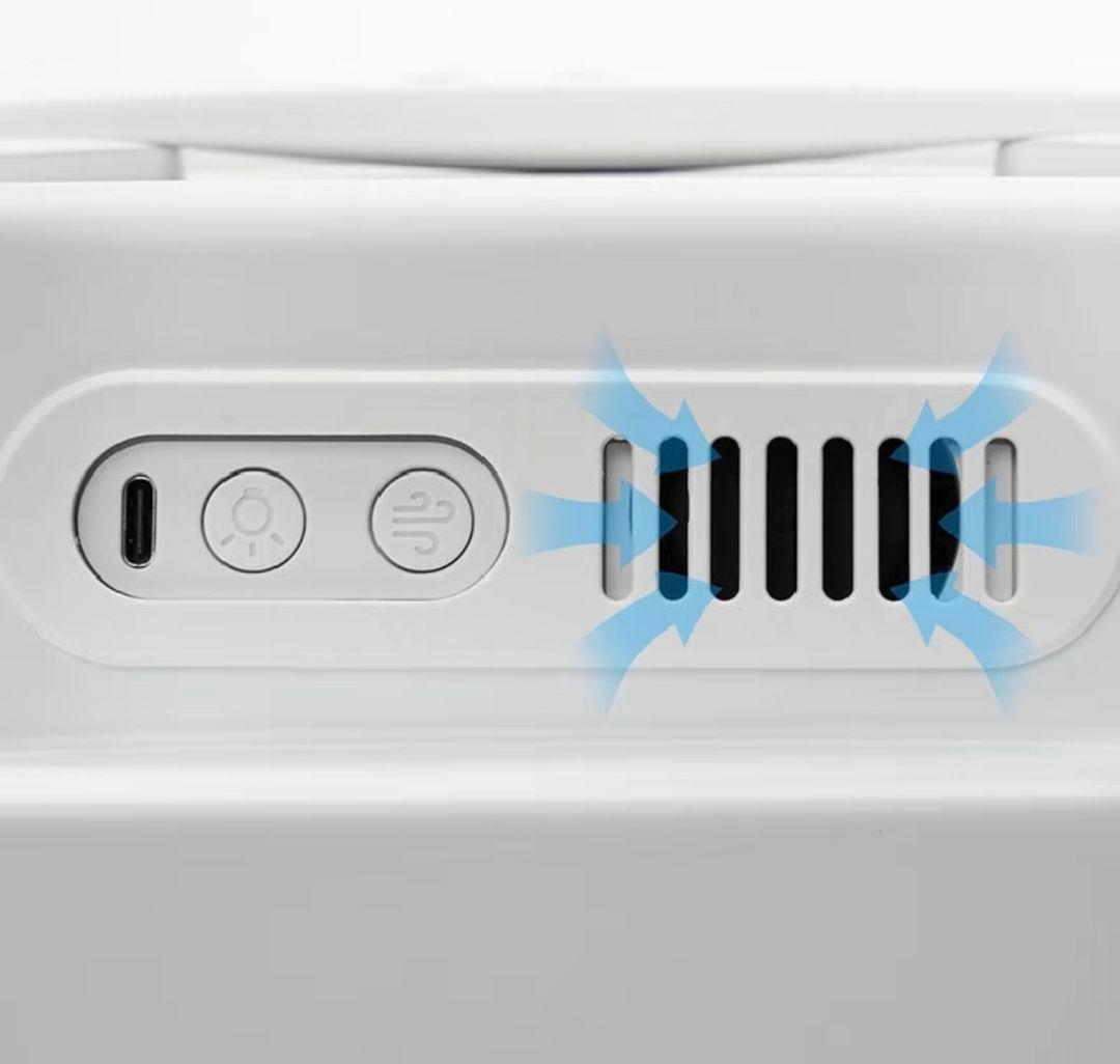 スマートペットトラベルボックス（LEDライト・換気システム付き）