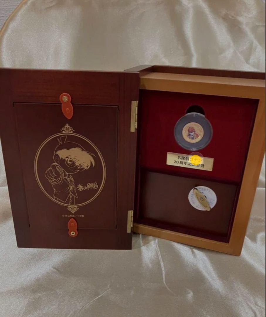 ★世界数量限定★名探偵コナン20周年公式記念カ金貨限定2000点銀限定5000点