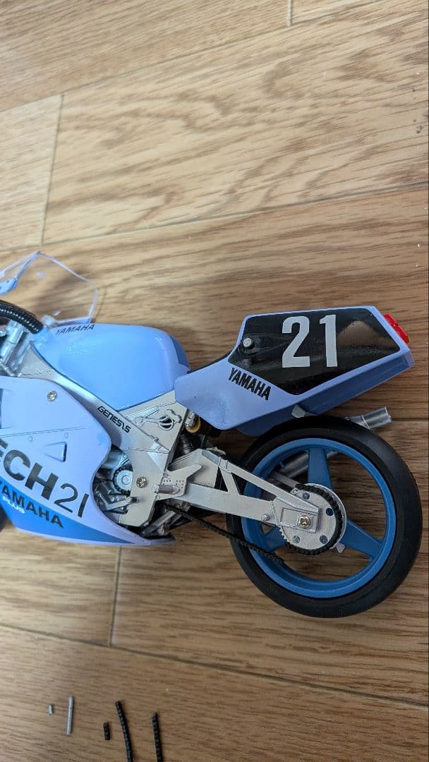 YAMAHA FZR 750 TECH21 1/12スケール