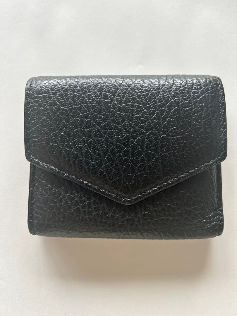 マルジェラ　ブラックレザー三つ折り財布