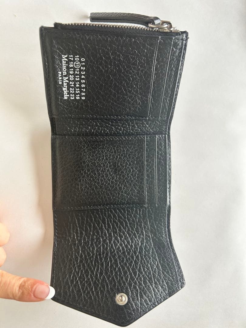 マルジェラ　ブラックレザー三つ折り財布