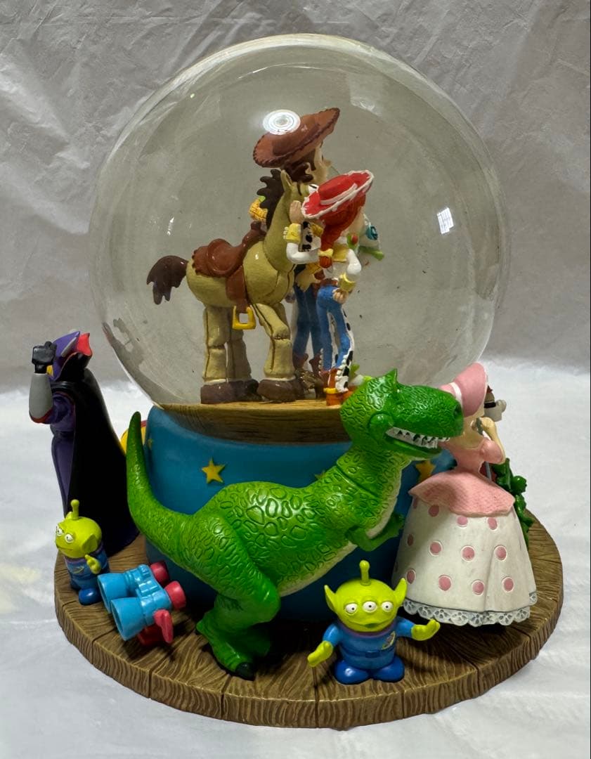 ディズニー トイストーリー オルゴール付きスノーグローブ