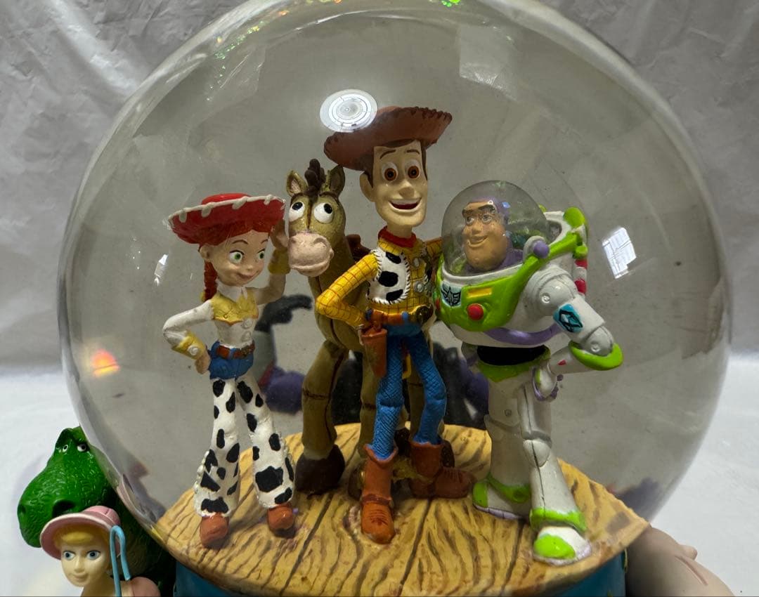 ディズニー トイストーリー オルゴール付きスノーグローブ