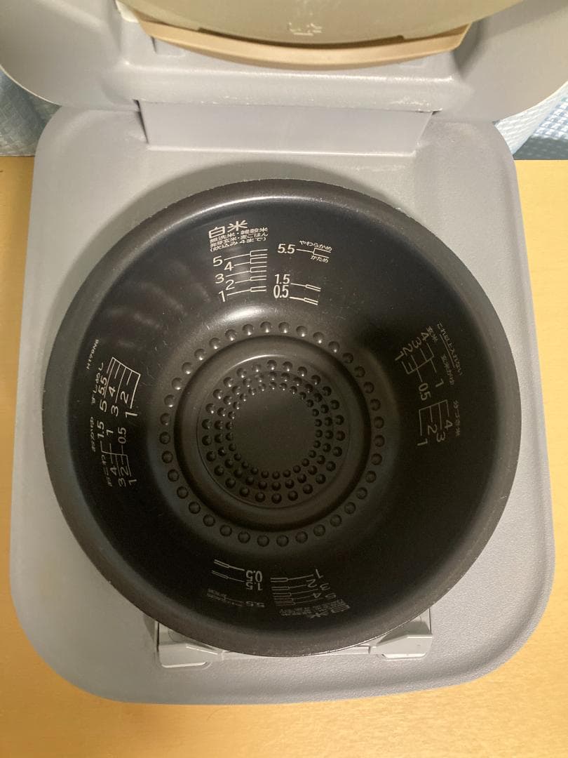 ゆうた★美品★日立 RZ-V100EM 圧力＆スチームIHジャー炊飯器