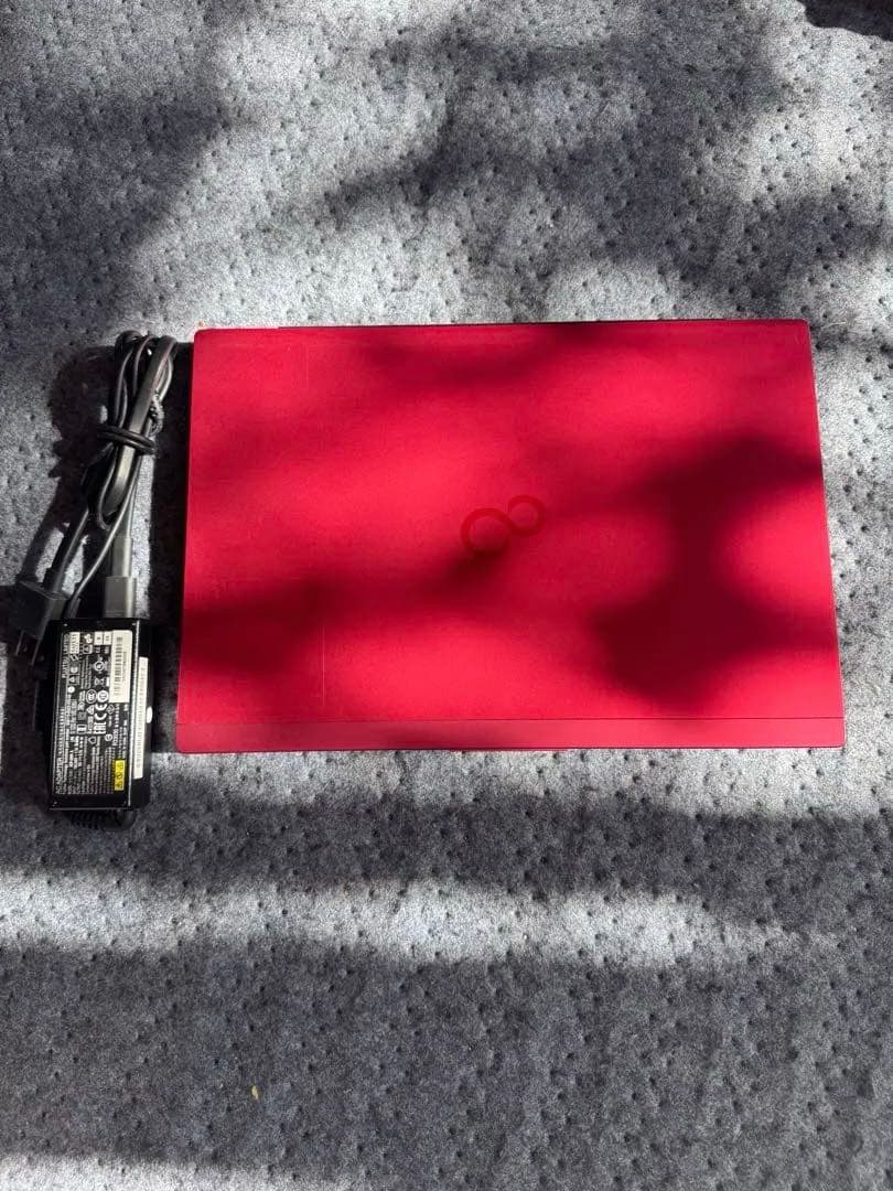 【第１０世代Corei5薄型】富士通／U9310D／8GB／50GB／カメラ