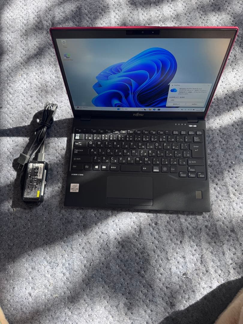 【第１０世代Corei5薄型】富士通／U9310D／8GB／50GB／カメラ