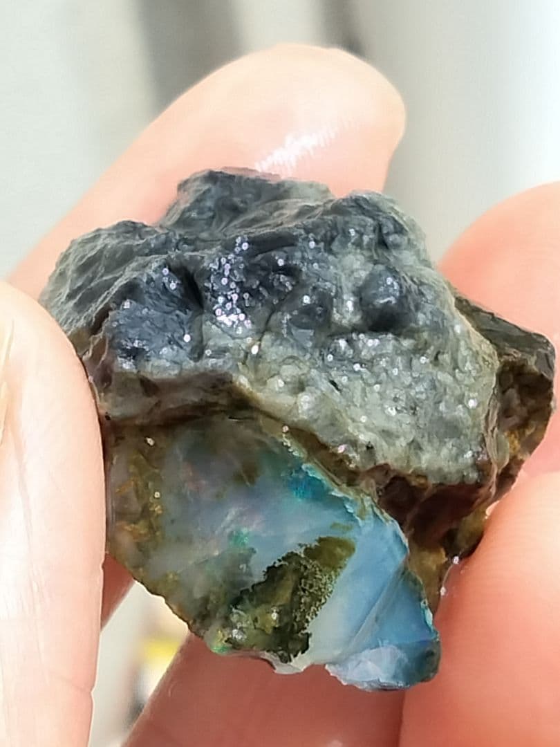 国産オパール　原石　国産　鉱物　国産鉱物　オパール　原石　番号88美しいオパール