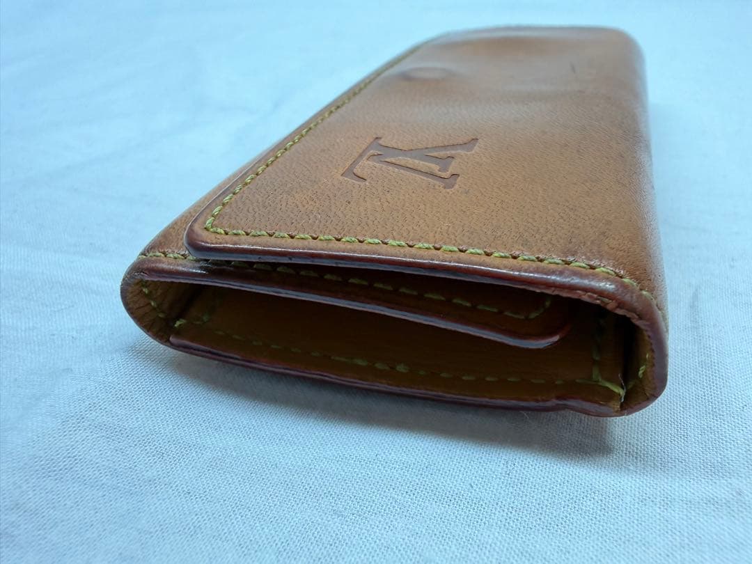 ルイ ヴィトン ミュルティクレ４ ノマド キャラメル M85072