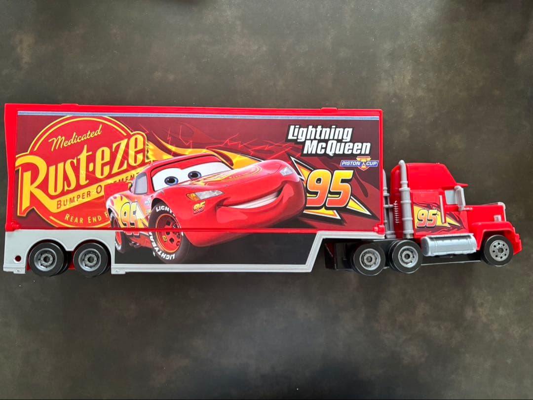 希少 ディズニー カーズ トミカ 大きなコレクションケース