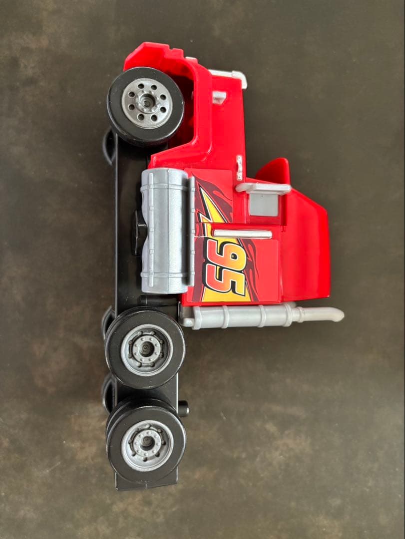 希少 ディズニー カーズ トミカ 大きなコレクションケース