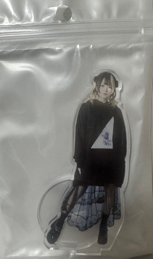 【最終値下げ】川口莉奈　アクリルスタンド(未開封) 黒立ち姿