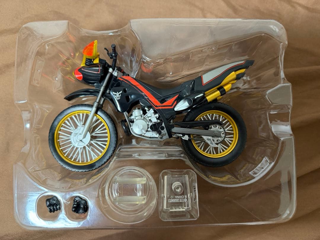 S.H.Figuarts 仮面ライダークウガ ビートチェイサー2000