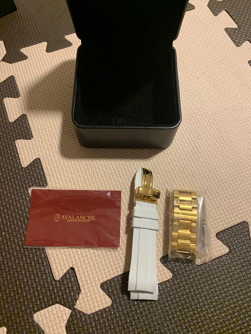 【美品】アヴァランチ 腕時計 ゴールド/ブラック