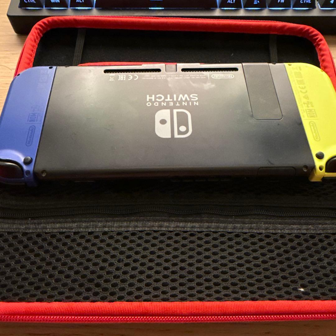 d*3様 Nintendo Switch 本体 青/黄 + ソフト2個 + コン
