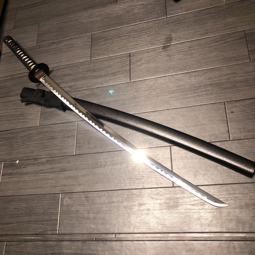 高級模造刀　居合刀　優波紋　黒拵え