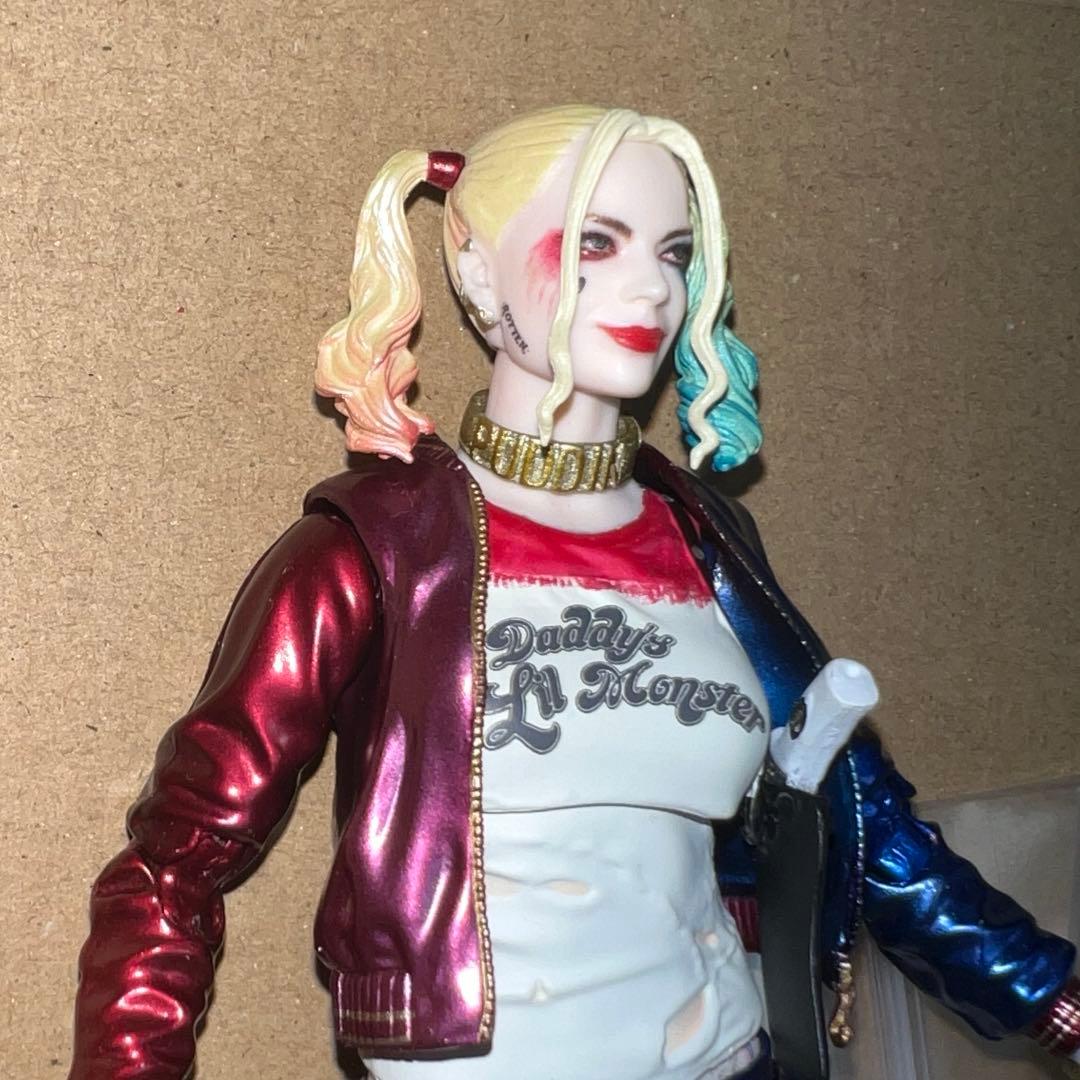 MAFEX ハーレイクイン　スーサイドスクワッド　フィギュア