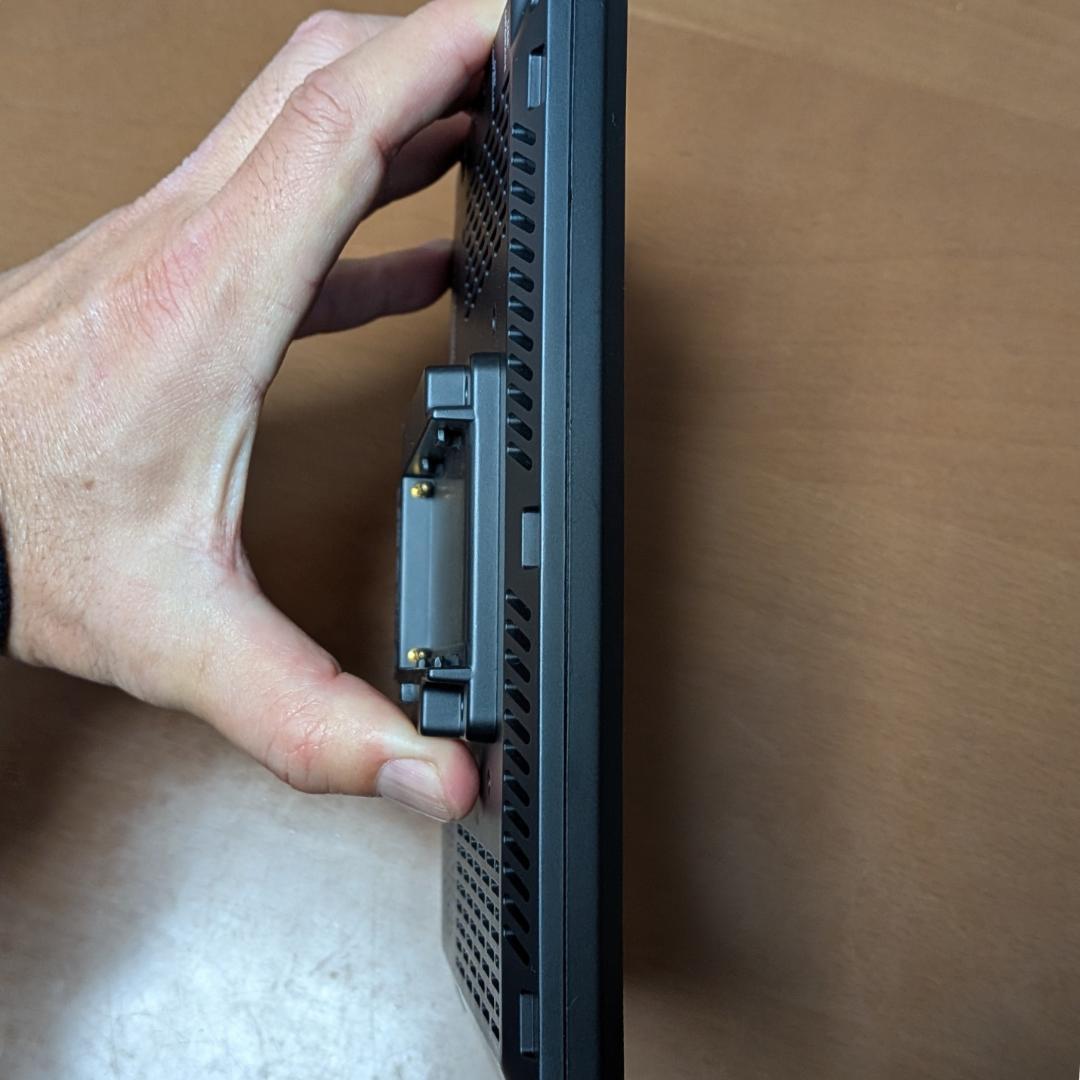 【美品】NEEWER F100 7インチ カメラフィールドモニター