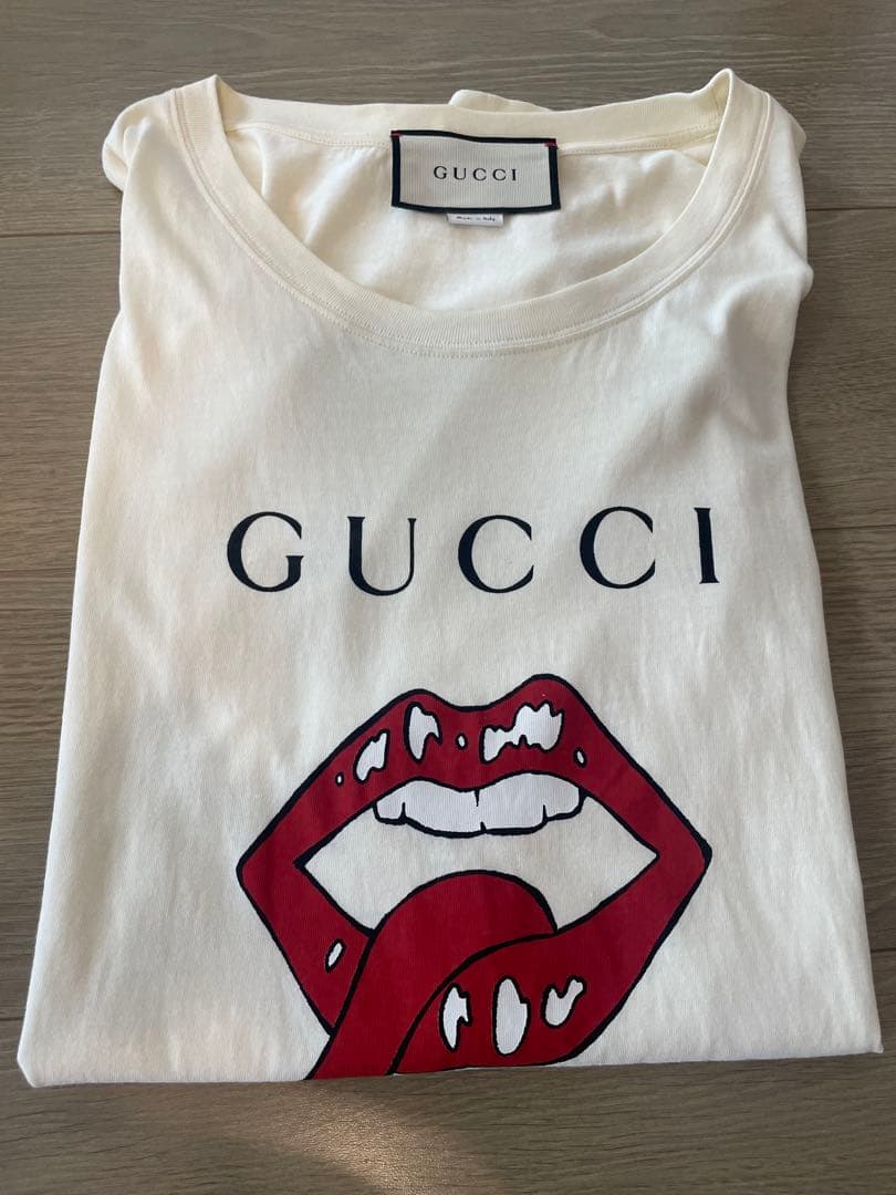 GUCCI Tシャツ　リップ