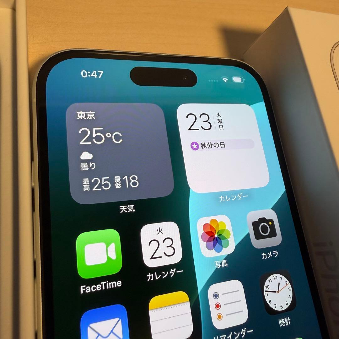 【美品】iPhone16 128GB ホワイト SIMフリー ACアダプタ付