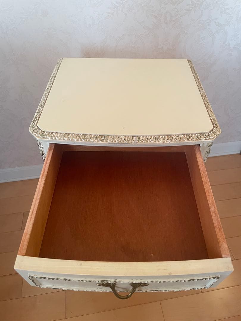 フランスアンティーク　サイドチェスト　リボンリース　ルイ16世スタイル　ロココ