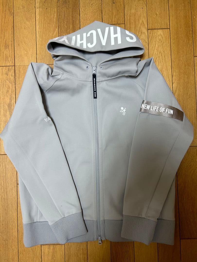ヒカル　ハチヤーズ　グレー パーカー L 美品
