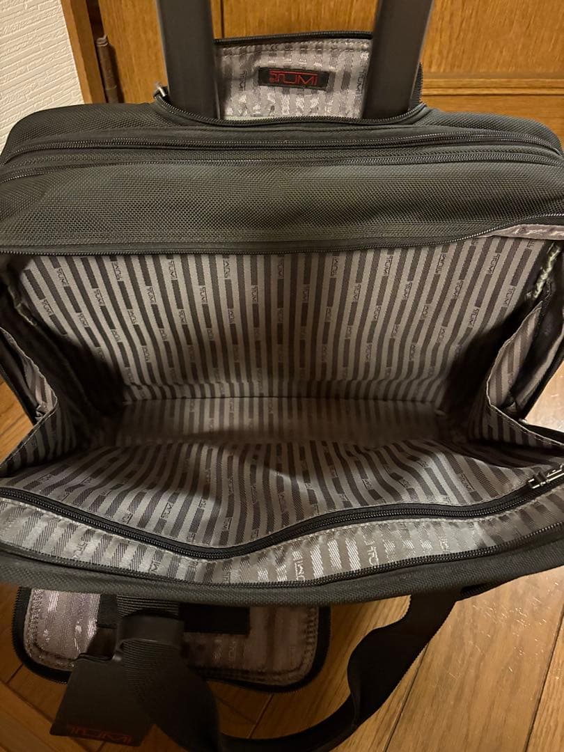 TUMI 黒 ビジネスキャリー　トゥミ キャリーオンバッグ26003D4