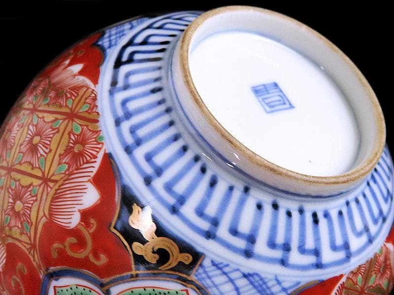 古伊万里　金襴手　七宝紋に菊花四方襷紋の図　大振蓋茶碗　A531AS-CJb