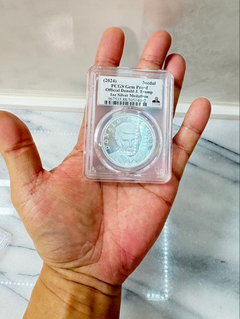 ①超激レア 2024年 ドナルドトランプ 大統領当選記念硬貨 1オンス 純銀