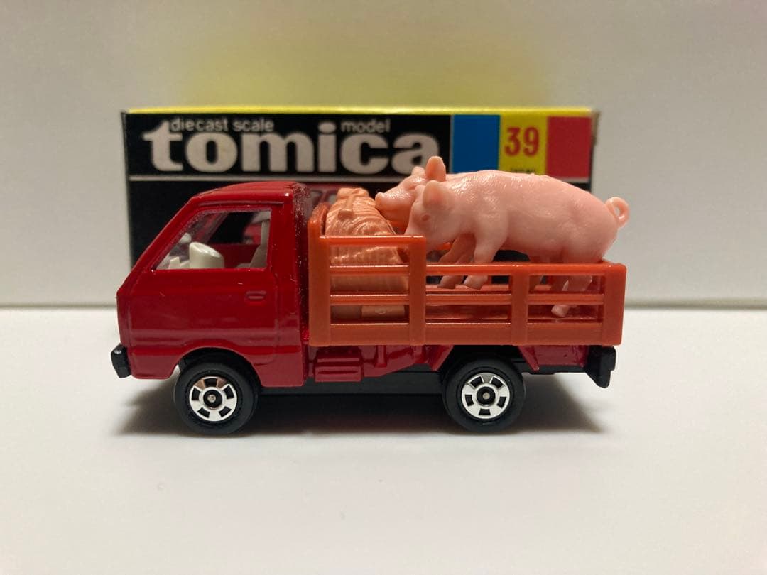 トミカ　No.39 黒箱　日本製　スズキ　キャリィ　家畜運搬車